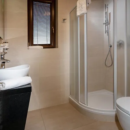 Hotel apartamentowy Village Hanuliak 3*