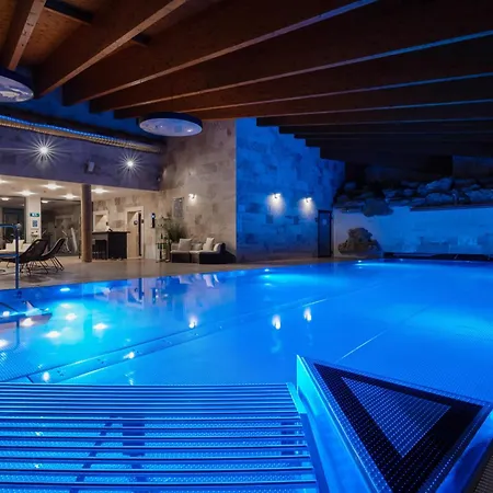 Village Hanuliak Hotel apartamentowy