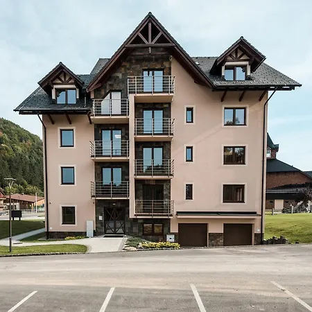 Village Hanuliak Aparthotel