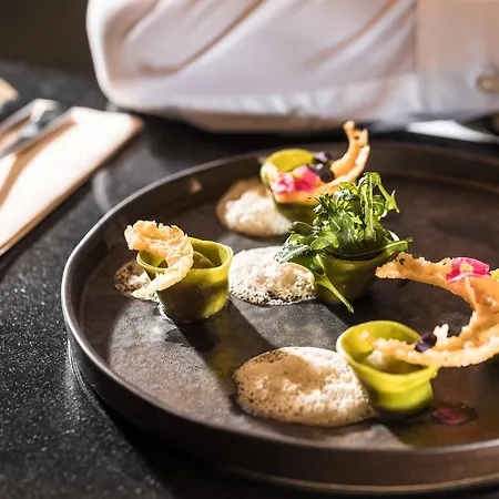 Aparthotel Village Hanuliak 3*