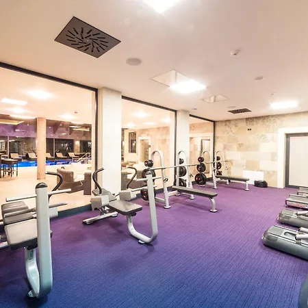 Village Hanuliak Aparthotel